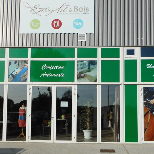 Entre fil et bois, articles de couture