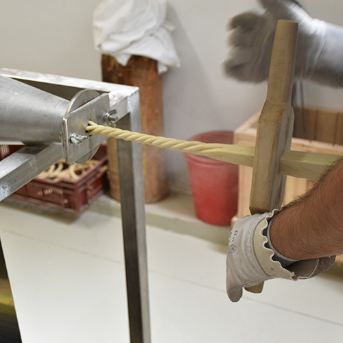 Fabrication d'une cravache, ESAT Les micocouliers