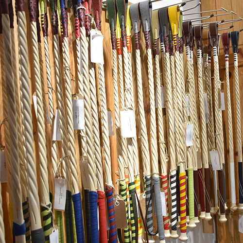 Atelier de fabrication de cravache, visite gratuite